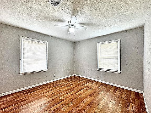 3rd image of 5910 Southtown St