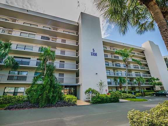 4th image of 1316 Pasadena Ave S APT 607