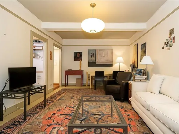 70 Remsen Street image 4 of 9