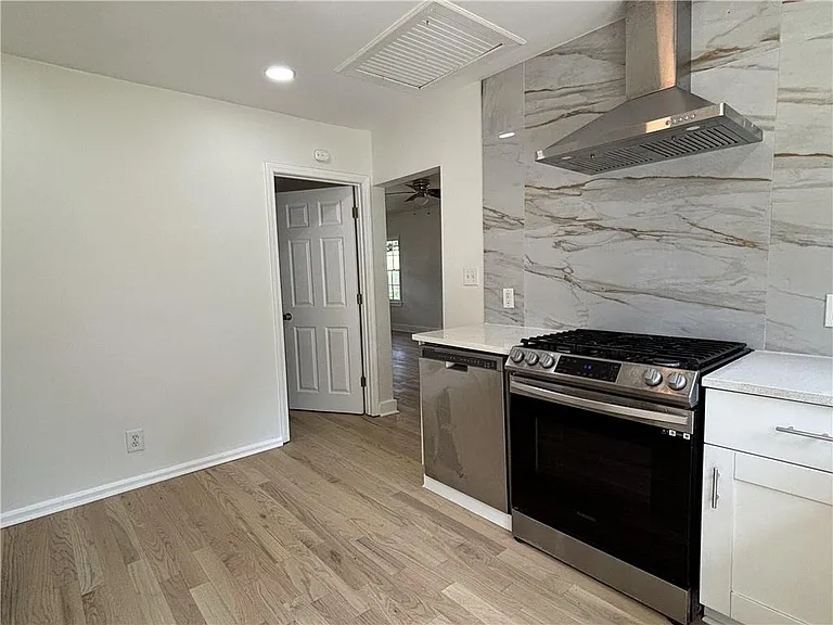 2469 Glynn Dr SE — Photo 11