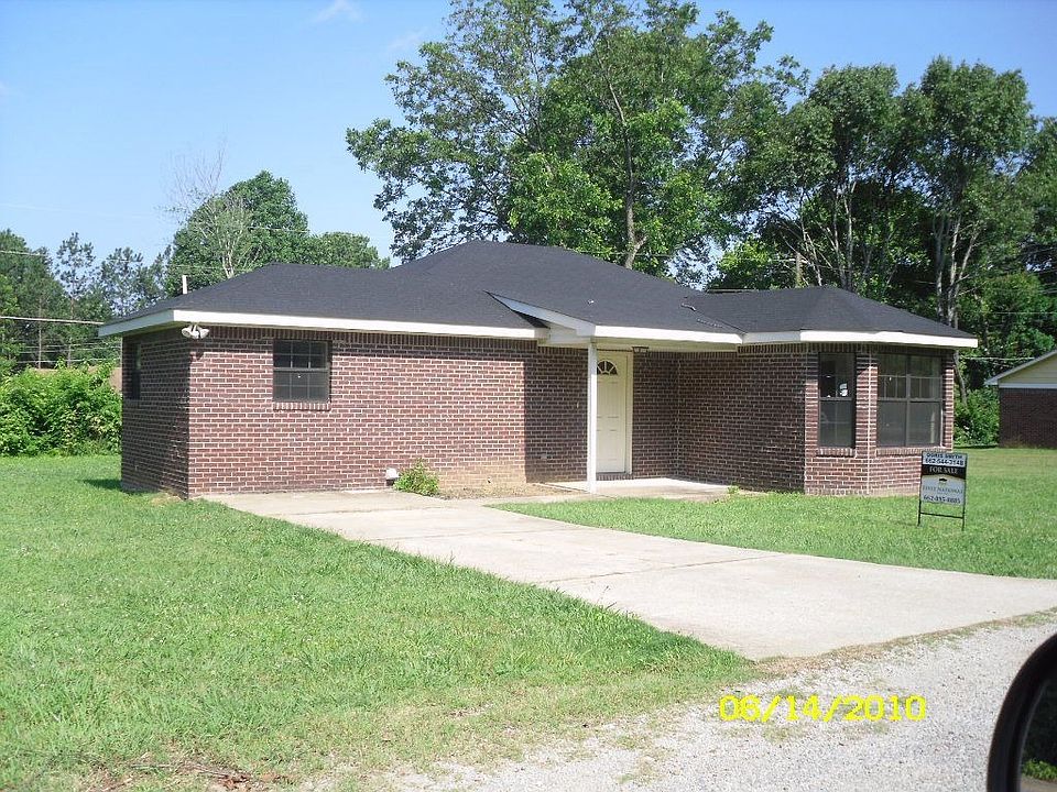 110 Sharon Heights, Holly Springs, MS 38635