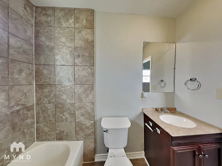 11807 Roandale Dr — Photo 11