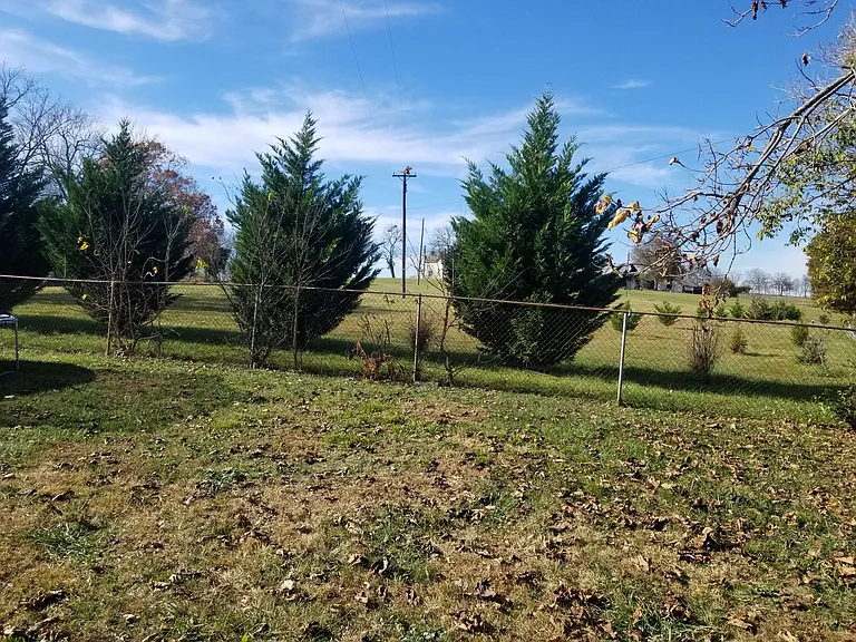 6611 Combs Ferry Rd — Photo 2