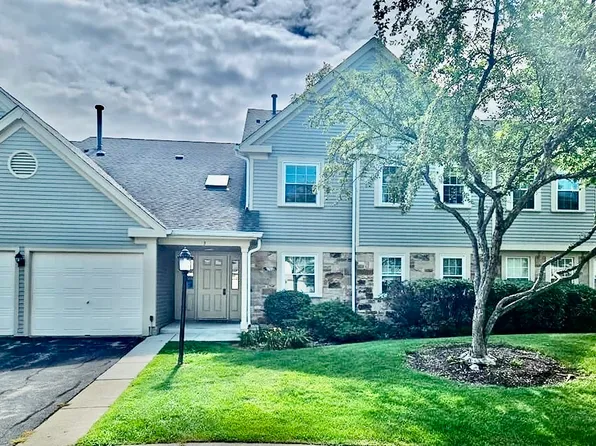 3 Aberdeen Ct Unit V1, Schaumburg, IL 60194
