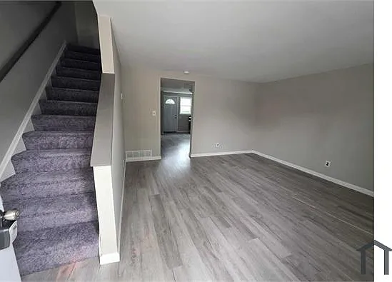 3 bed, 1080 sqft, $1,799 — Photo 4