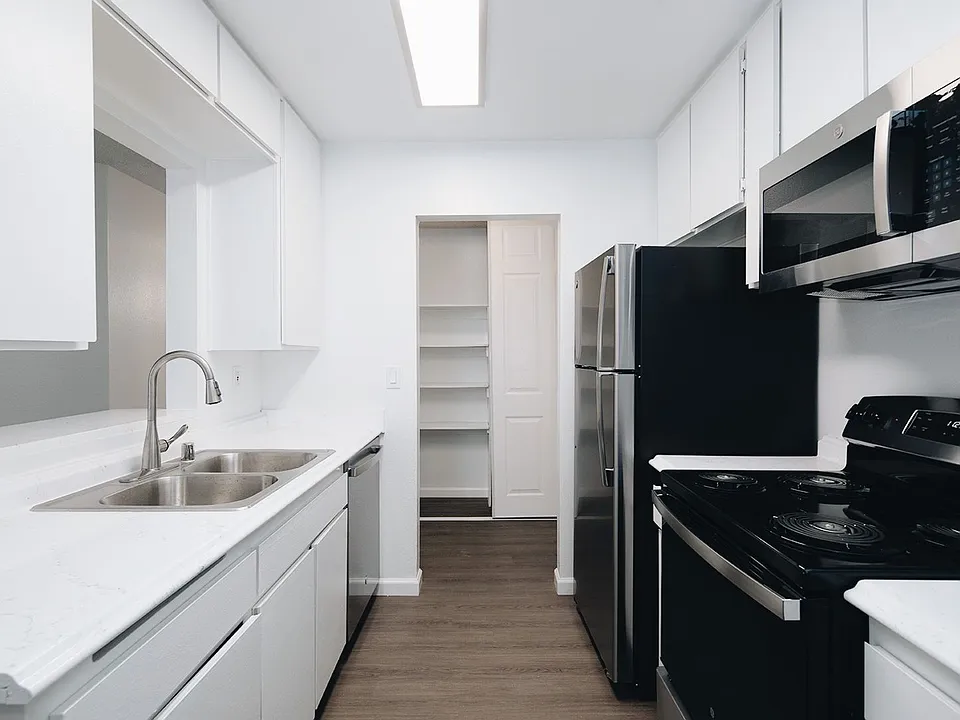Volterra Apartments