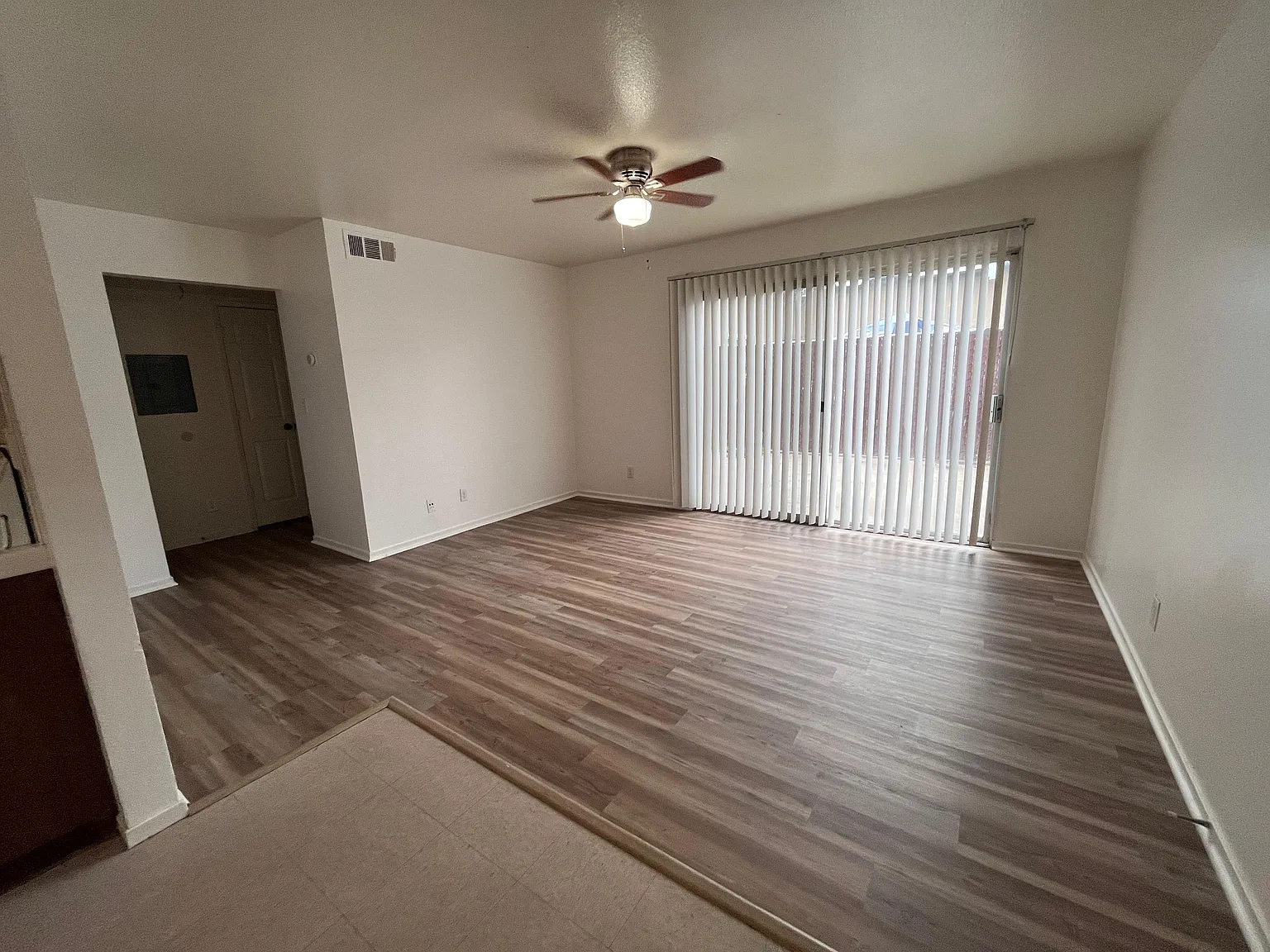 2 bed, 835 sqft, $1,350 — Photo 3