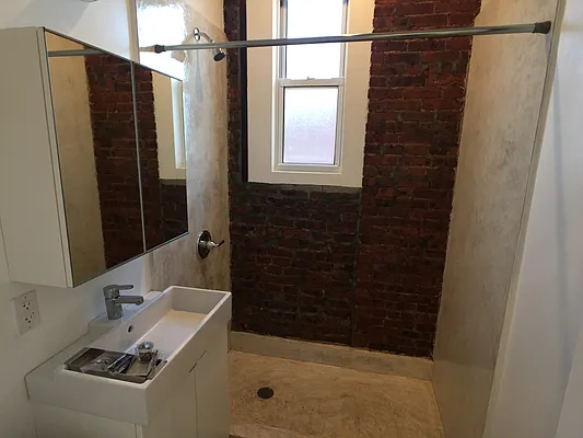 Rented by Zone Corp | media 40