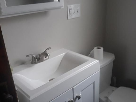 3rd image of 167 Esser Ave