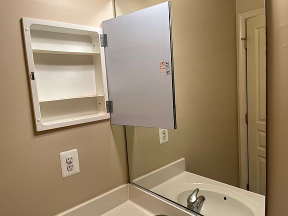 4th image of 1557 Renate Dr