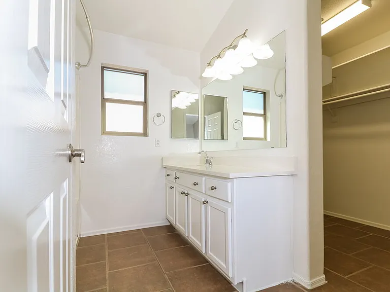 11456 W Sheridan St — Photo 11