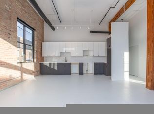 213 N Racine Ave #301B, Chicago, IL 60607