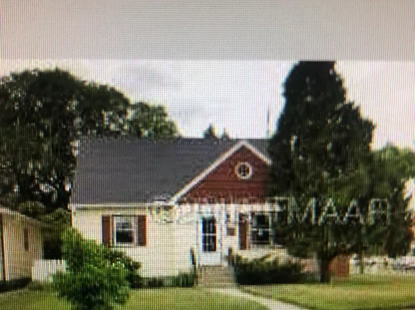 901 14th St S, Moorhead, MN 56560