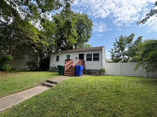 60 Sycamore Ave Photo 1