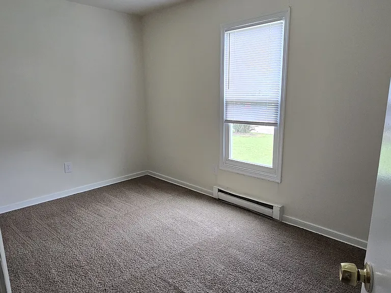 8806 Leafycreek Dr — Photo 16