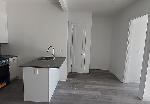 2nd image of 1709 Park Pl #2C