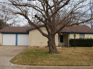 229 Smith St, Burleson, TX 76028