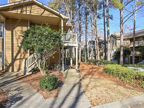 2nd image of 1007 Country Park Dr SE #1007