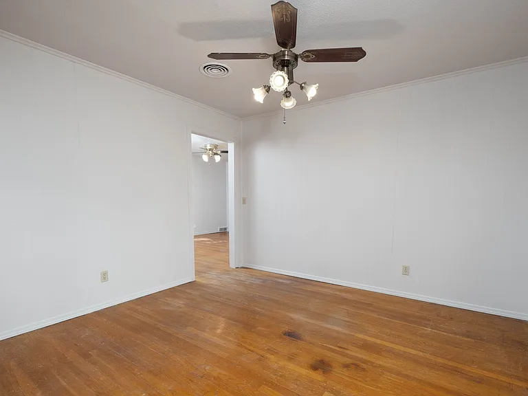 2050 Bowie St — Photo 7