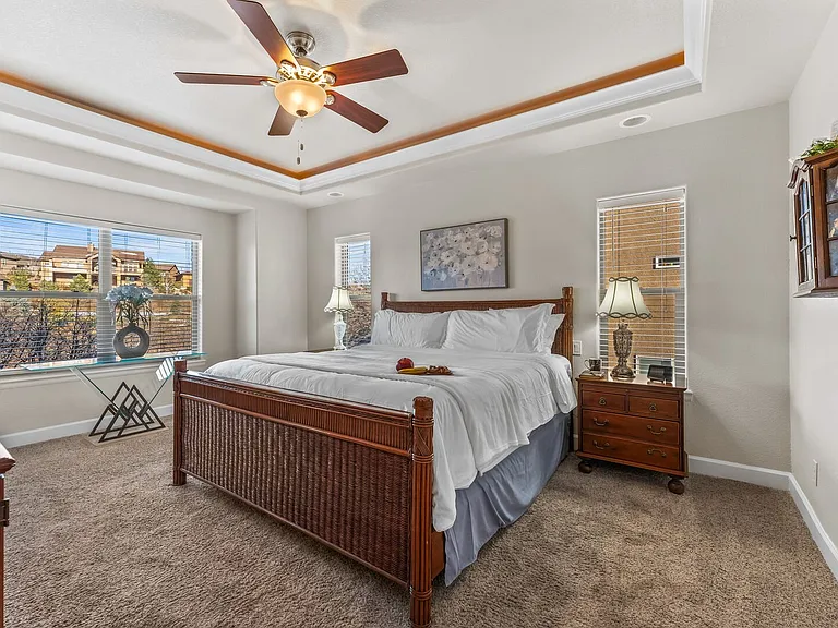 Main Level Master - King

Enjoy a comfortable night sleep in the main level master bedroom equipped with a very cozy King Bed and Samsung Smart TV