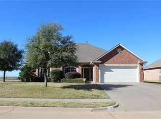 816 Concord St, Cleburne, TX 76033