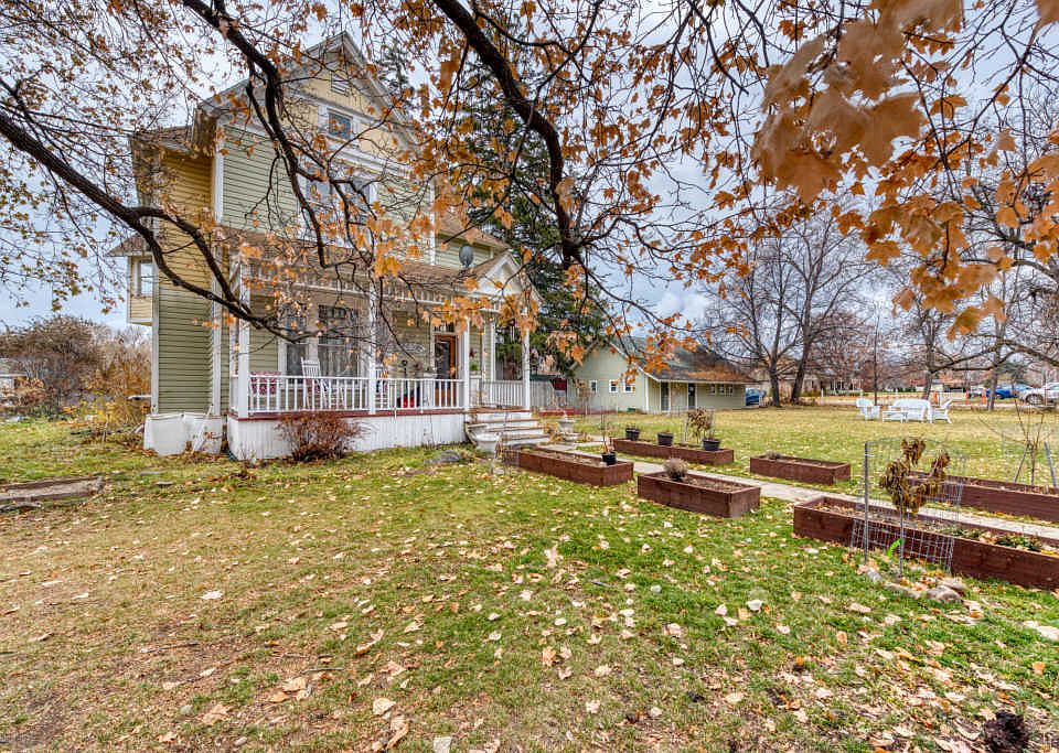 1st image of 222 Hillcrest Dr