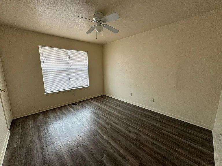 3805 Y S Pak Ct — Photo 14