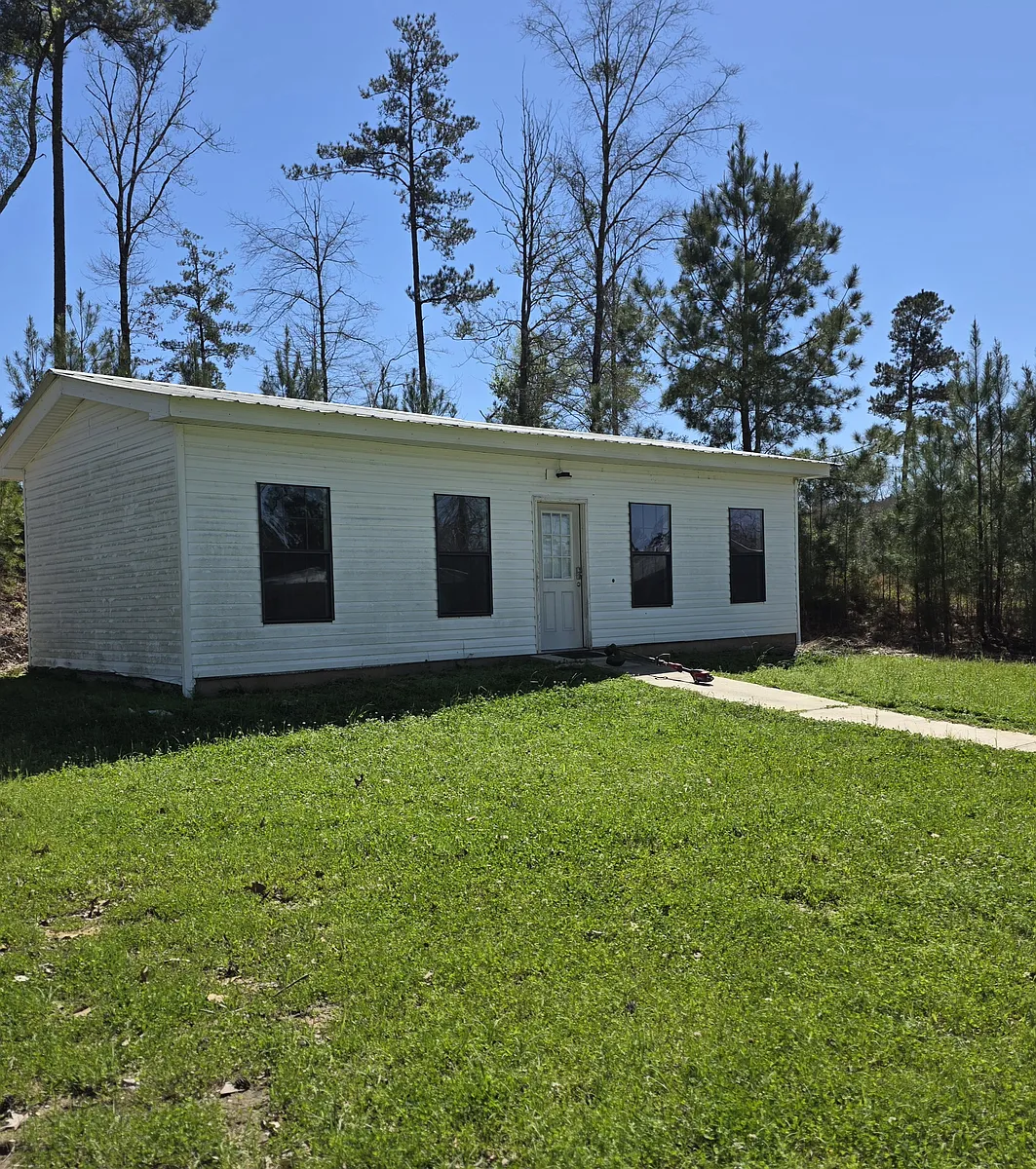 Building Photo - 45 Freedom Rd