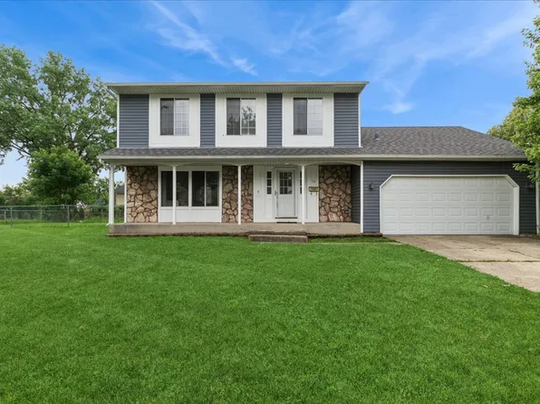 715 Newport St N, Roselle, IL 60172