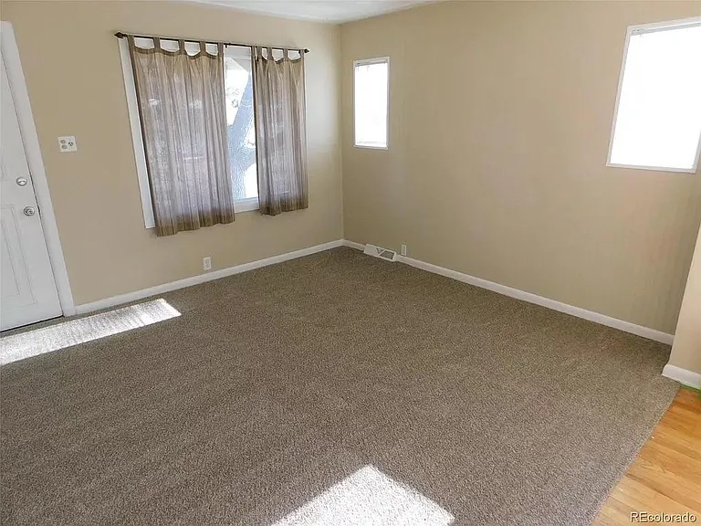 4701 S Logan St — Photo 9