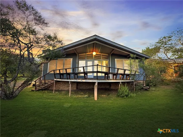 1118 Westside Cir, Canyon Lake, TX 78133