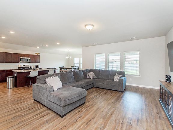 3rd image of 10583 Tumbleweed Dr