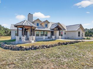 101 Lucky Rdg, Bandera, TX 78003