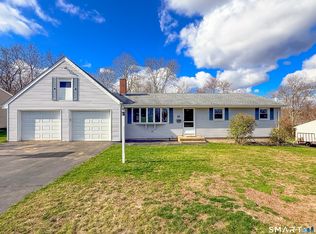 27 Londonderry Dr, Wallingford, CT 06492