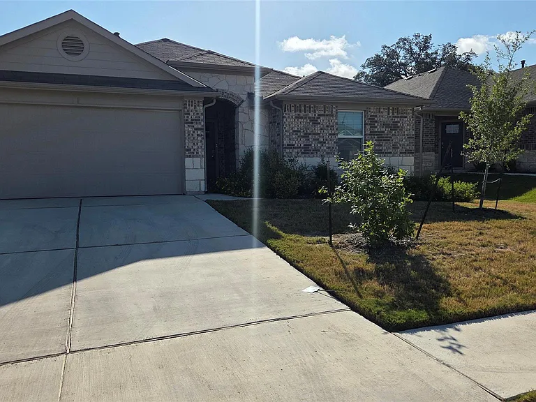 137 Arrowhead Vine St — Photo 2