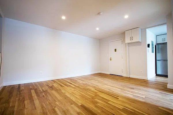 Rented by Triplemint | media 31