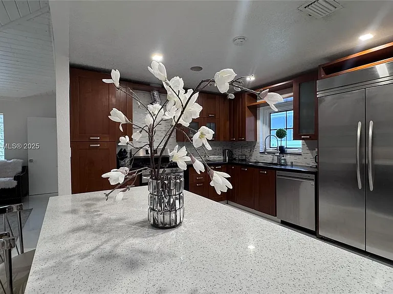 1332 Van Buren St — Photo 5