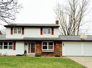 2582 Van Beek Rd, Green Bay, WI 54311