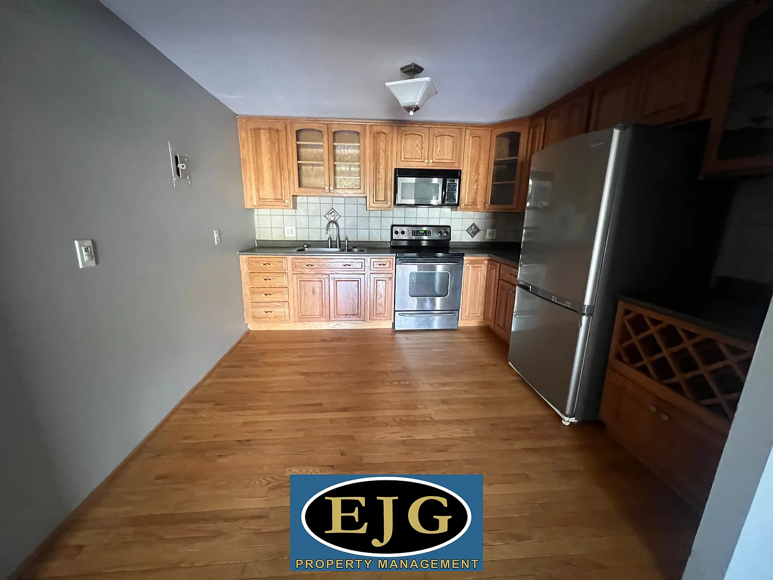 2 bed, $1,900 — Photo 4