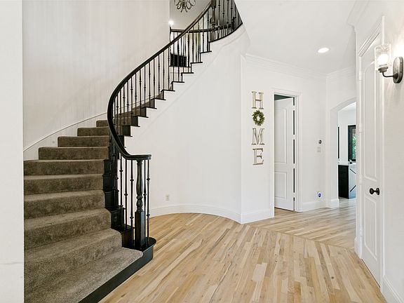 5th image of 631 Deforest Ct