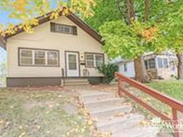 225 E Woodside St, South Bend, IN 46614