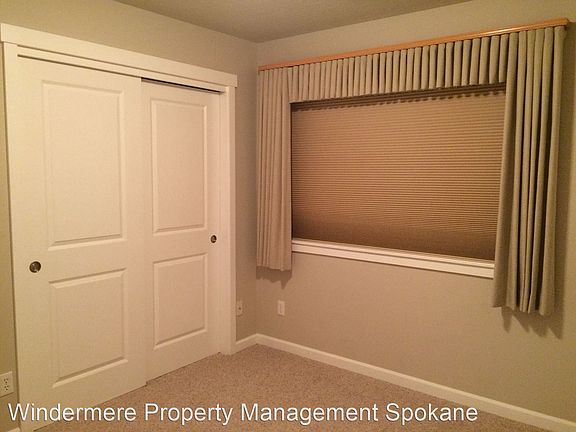 2nd image of 1820 N Holl Blvd