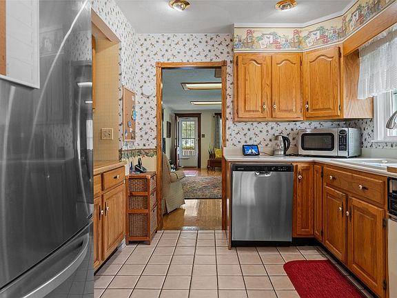 5th image of 35 Kirkwood Ave
