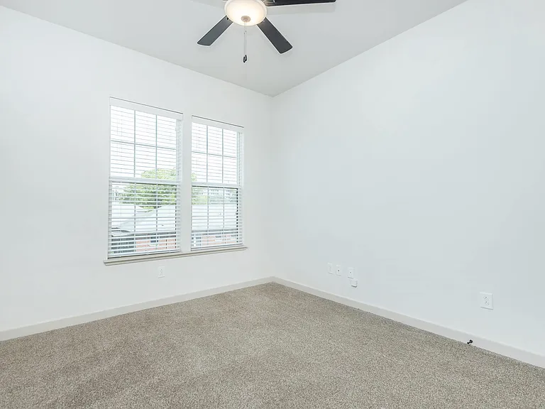 1810 Belcourt — Photo 17