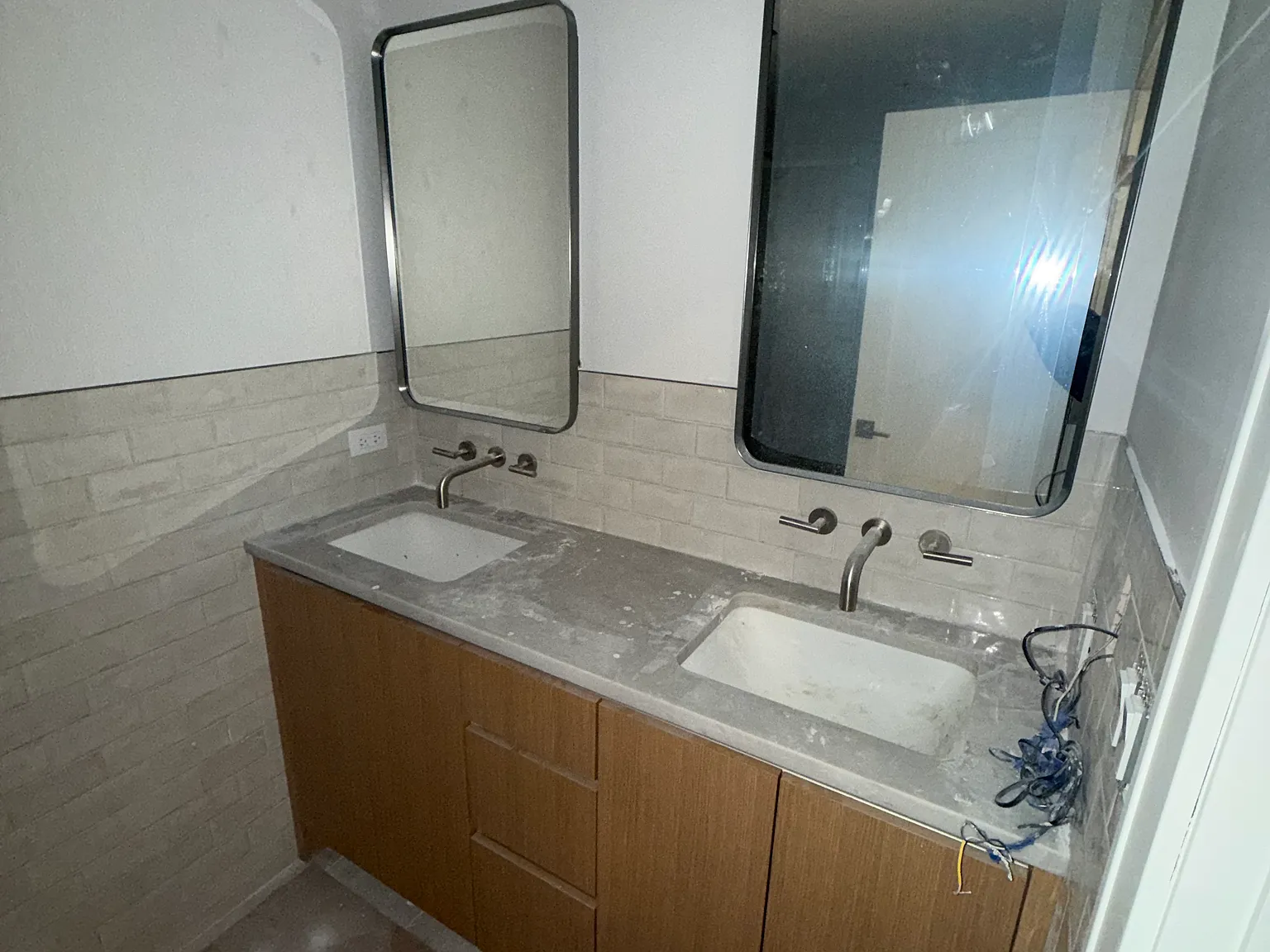 2 bed, 1100 sqft, $5,700 — Photo 4