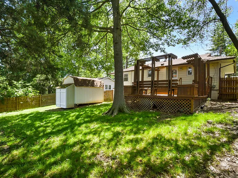 721 Montego Dr — Photo 21