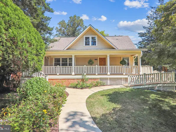 11007 Kenilworth Ave, Garrett Park, MD 20896