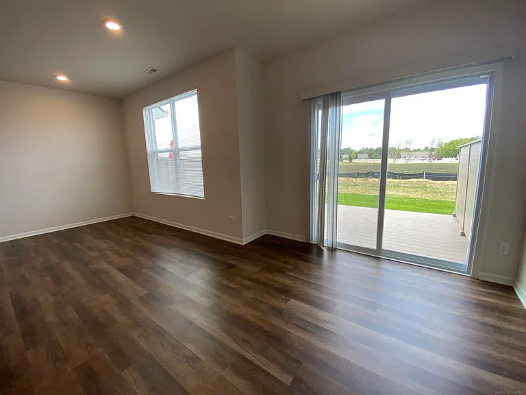 8783 Pioneer St — Photo 7