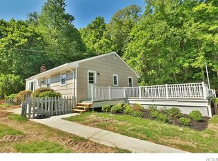 64 Evelyn Ave, Thornwood, NY 10594