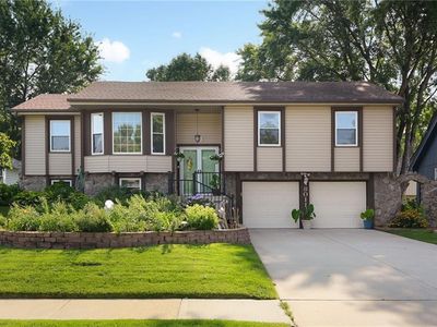 8011 Gillette St, Lenexa, KS, 66215